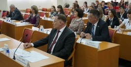 Ожесточенные &quotДебаты&quot разгорелись в Законодательной думе Хабаровского края Евгений Попов